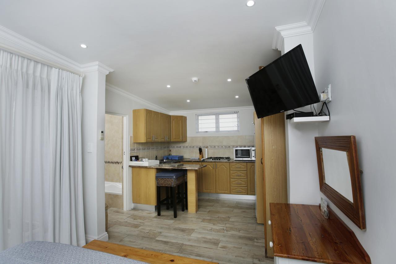 Ocean Hideaway Bed And Breakfast อมันซิมโทที ภายนอก รูปภาพ